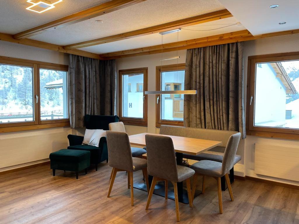 Chasa Ravaischa Apartment ซัมเนาน์ ภายนอก รูปภาพ
